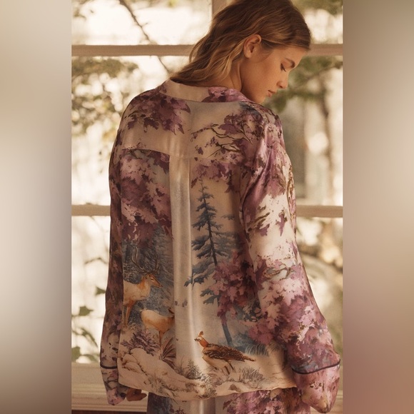 Matching Set-Silky Oversized Pajama Shirt & Pants Anthropologie In: Lavendar - Picture 4 of 7
